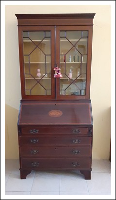 Trumeau di piccole dimensioni.  90 l x 200 h x 45 p.