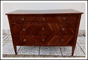 Com&ograve;, cassettone Luigi Sedicesimo. 132,5lx58px92h