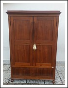 Antico armadio Modenese. 132lx46px197h