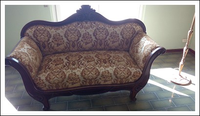 divano stile Luigi XV