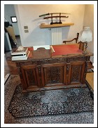 Scrivania in stile rinascimentale