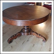 TAVOLO TONDO IN NOCE