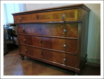 Chest of drawers with 4 drawers veneered walnut end of 800