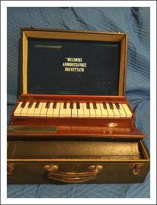 tastiera antica portatile 
