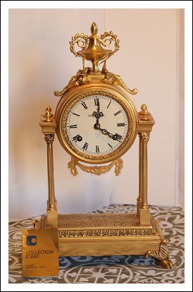 Collection dArt Table Clock