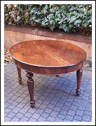 Tavolo grande antico ovale bolognese allungabile