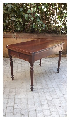 Tavolo antico allungabile a libro in ciliegio dell’800