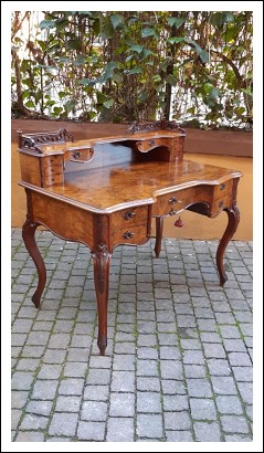 Scrivania scrittoio mossa antica in radica di noce