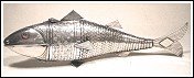 Porta spezie ebraico in argento a forma di pesce snodabile. XIX secolo. Cm. 8 X 27,5 204 gr -